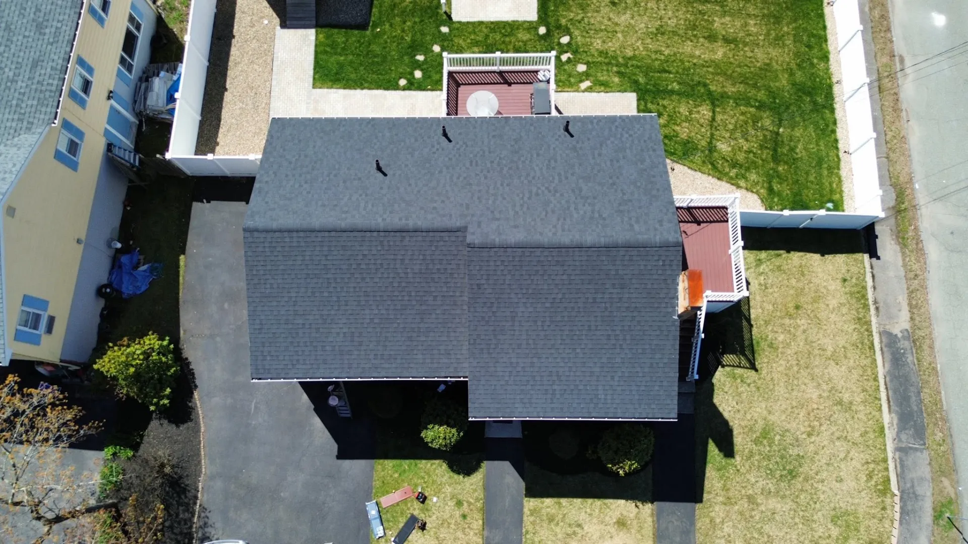 Seamless gutters and downspouts installation